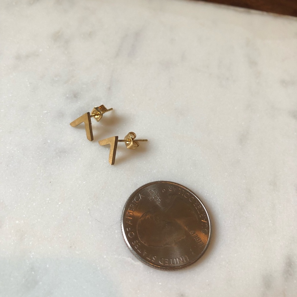 NWOT Dainty Stud Triangle Earrings - Picture 2 of 5